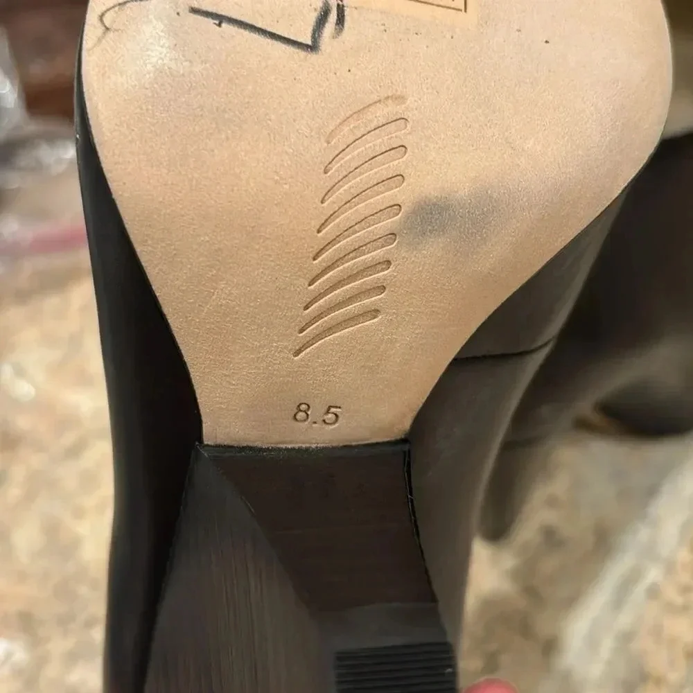 Paige Hemmis black boot
